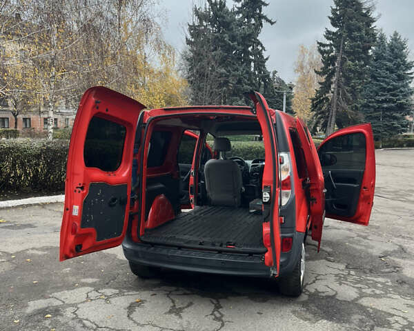 Красный Рено Кенгу, объемом двигателя 0 л и пробегом 56 тыс. км за 6700 $, фото 21 на Automoto.ua