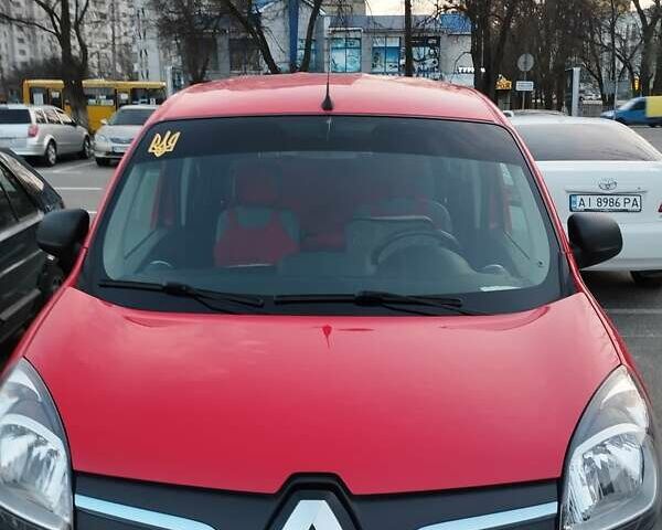 Красный Рено Кенгу, объемом двигателя 0 л и пробегом 88 тыс. км за 9900 $, фото 5 на Automoto.ua