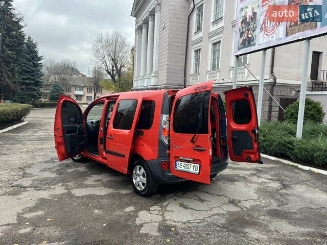 Красный Рено Кенгу, объемом двигателя 0 л и пробегом 56 тыс. км за 6700 $, фото 20 на Automoto.ua