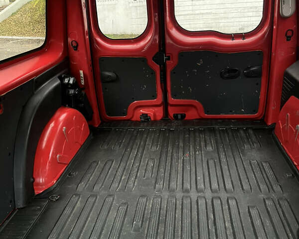 Красный Рено Кенгу, объемом двигателя 0 л и пробегом 56 тыс. км за 6700 $, фото 28 на Automoto.ua