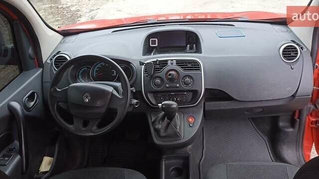 Красный Рено Кенгу, объемом двигателя 0 л и пробегом 90 тыс. км за 7100 $, фото 6 на Automoto.ua
