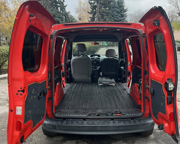 Красный Рено Кенгу, объемом двигателя 0 л и пробегом 56 тыс. км за 6700 $, фото 29 на Automoto.ua