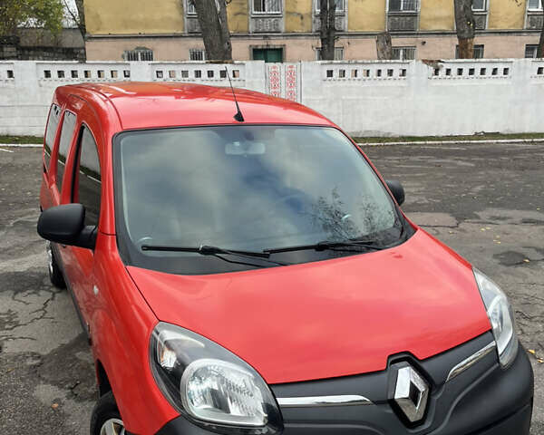 Красный Рено Кенгу, объемом двигателя 0 л и пробегом 56 тыс. км за 6700 $, фото 25 на Automoto.ua