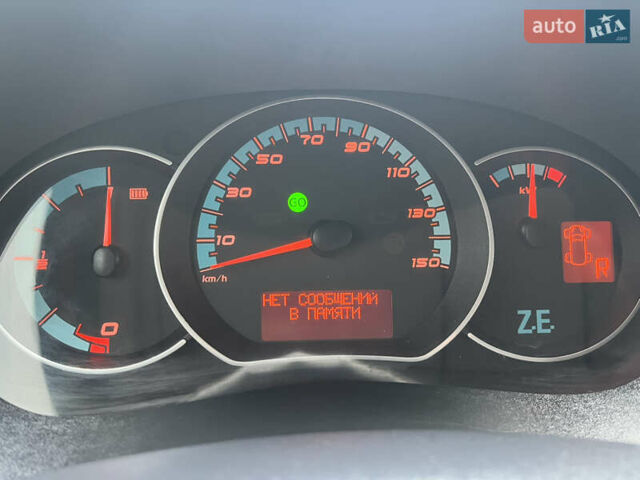 Красный Рено Кенгу, объемом двигателя 0 л и пробегом 56 тыс. км за 6700 $, фото 46 на Automoto.ua