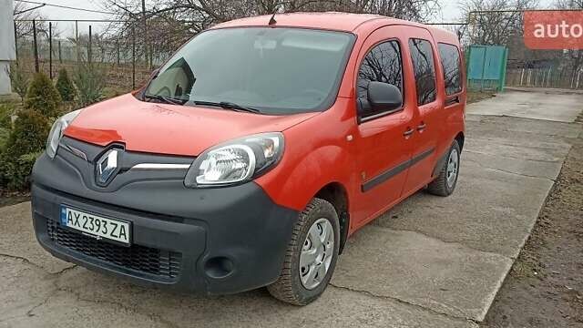 Красный Рено Кенгу, объемом двигателя 0 л и пробегом 90 тыс. км за 7100 $, фото 2 на Automoto.ua