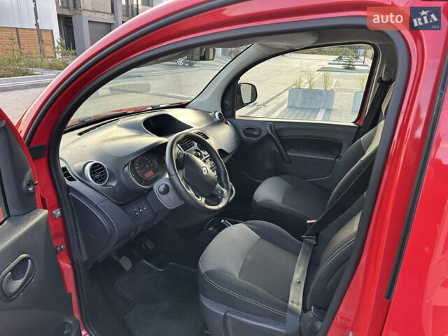Красный Рено Кенгу, объемом двигателя 1.5 л и пробегом 197 тыс. км за 11180 $, фото 11 на Automoto.ua