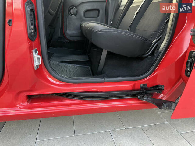 Красный Рено Кенгу, объемом двигателя 1.5 л и пробегом 197 тыс. км за 11180 $, фото 20 на Automoto.ua