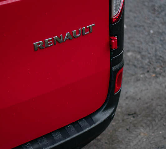 Красный Рено Кенгу, объемом двигателя 0 л и пробегом 40 тыс. км за 9000 $, фото 16 на Automoto.ua