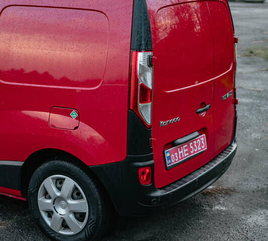 Красный Рено Кенгу, объемом двигателя 0 л и пробегом 40 тыс. км за 9000 $, фото 15 на Automoto.ua