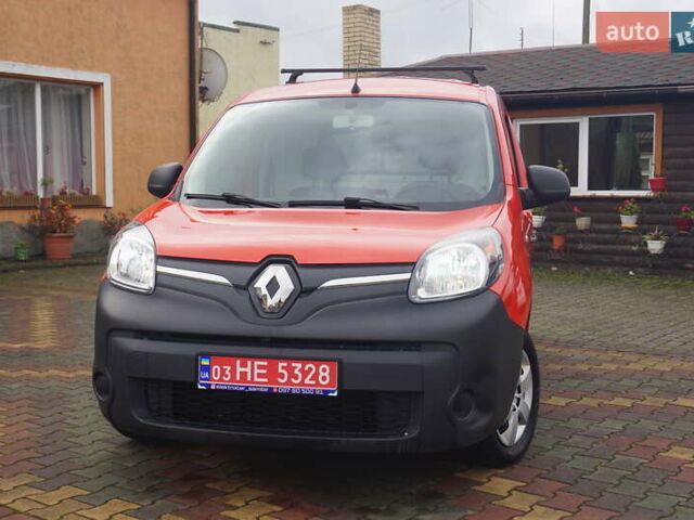 Рено Кенгу 2019 в Самборе на Automoto.ua Красный Рено Кенгу, объемом двигателя 0 л и пробегом 76 тыс. км за 11000 $, фото 2 на Automoto.ua
