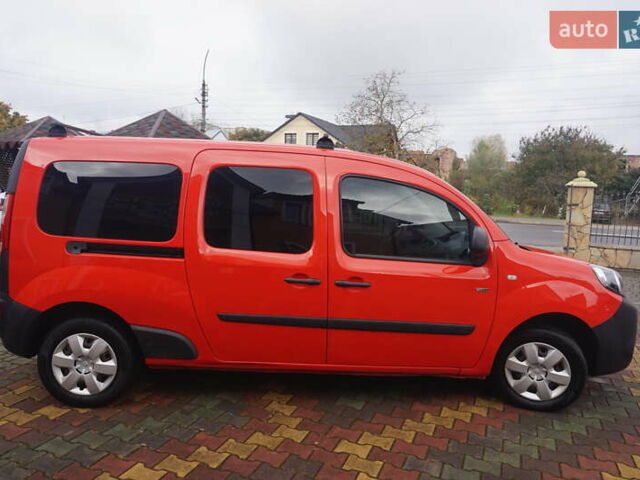 Рено Кенгу 2019 в Самборе на Automoto.ua Красный Рено Кенгу, объемом двигателя 0 л и пробегом 76 тыс. км за 11000 $, фото 15 на Automoto.ua