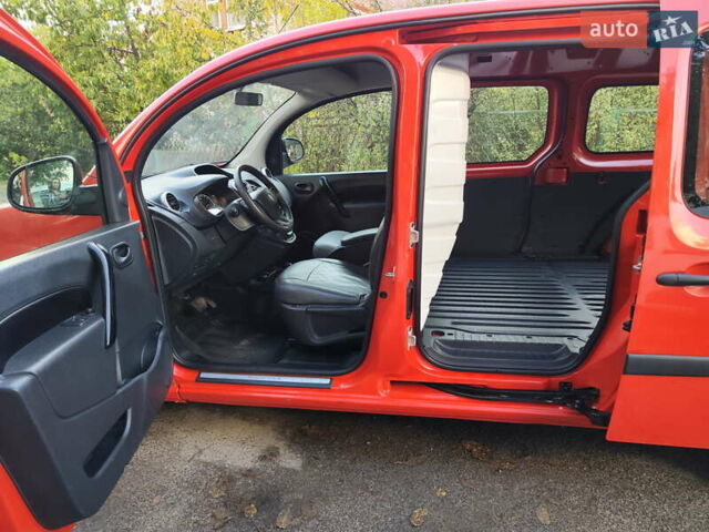 Красный Рено Кенгу, объемом двигателя 0 л и пробегом 53 тыс. км за 11500 $, фото 8 на Automoto.ua