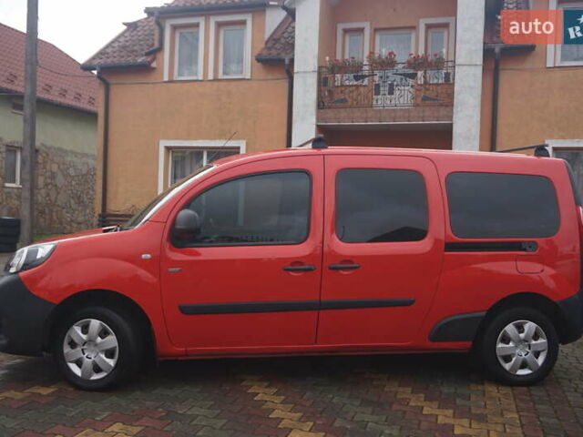 Рено Кенгу 2019 в Самборе на Automoto.ua Красный Рено Кенгу, объемом двигателя 0 л и пробегом 76 тыс. км за 11000 $, фото 11 на Automoto.ua