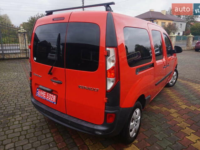 Рено Кенгу 2019 в Самборе на Automoto.ua Красный Рено Кенгу, объемом двигателя 0 л и пробегом 76 тыс. км за 11000 $, фото 16 на Automoto.ua