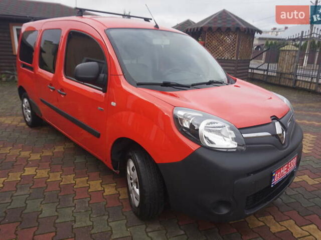 Рено Кенгу 2019 в Самборе на Automoto.ua Красный Рено Кенгу, объемом двигателя 0 л и пробегом 76 тыс. км за 11000 $, фото 14 на Automoto.ua