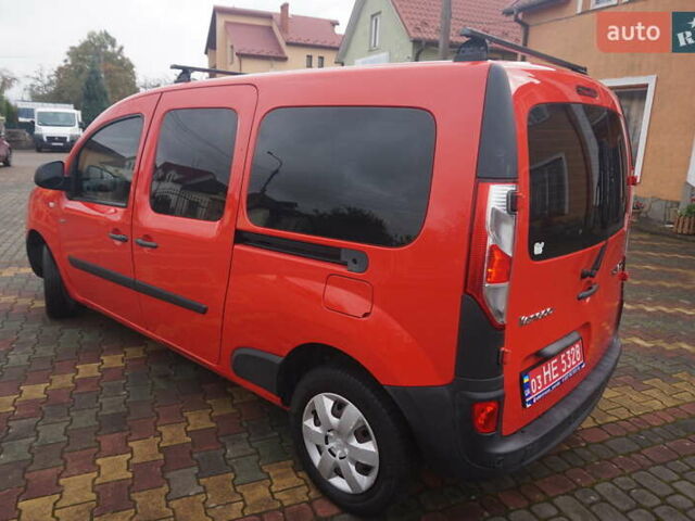 Рено Кенгу 2019 в Самборе на Automoto.ua Красный Рено Кенгу, объемом двигателя 0 л и пробегом 76 тыс. км за 11000 $, фото 18 на Automoto.ua