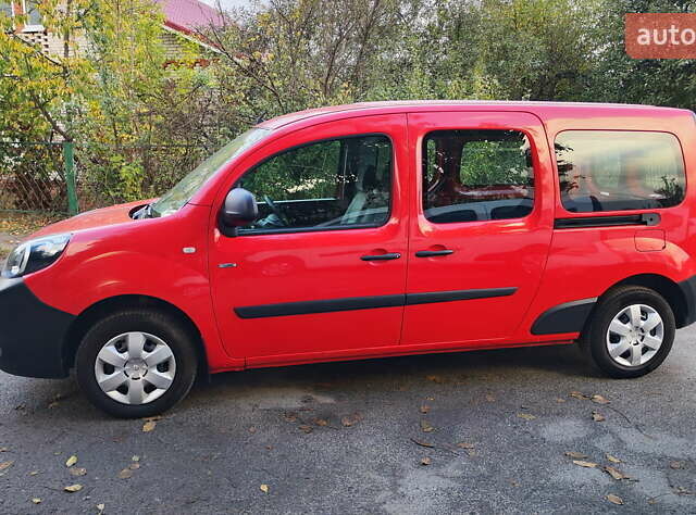 Красный Рено Кенгу, объемом двигателя 0 л и пробегом 53 тыс. км за 11500 $, фото 5 на Automoto.ua