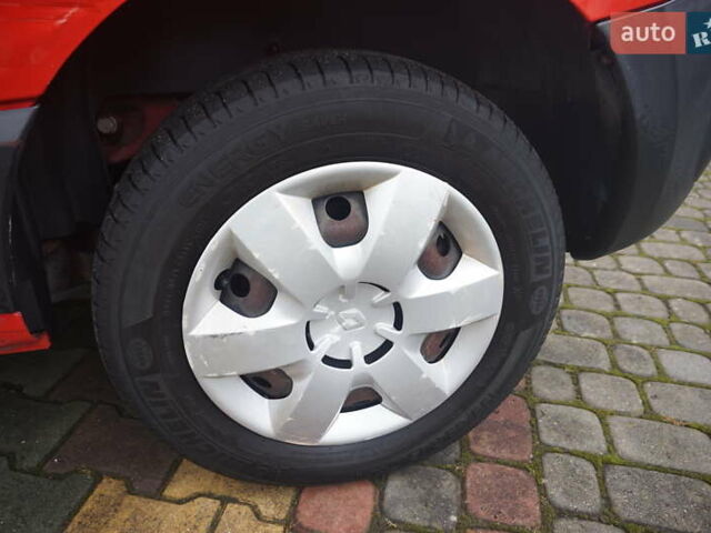 Рено Кенгу 2019 в Самборе на Automoto.ua Красный Рено Кенгу, объемом двигателя 0 л и пробегом 76 тыс. км за 11000 $, фото 73 на Automoto.ua