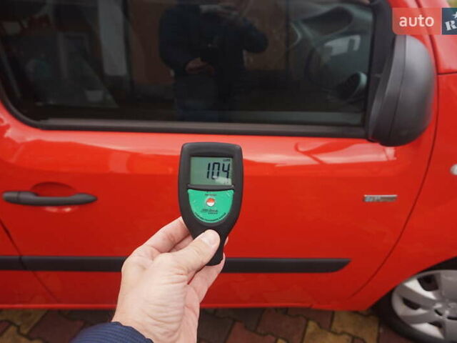 Рено Кенгу 2019 в Самборе на Automoto.ua Красный Рено Кенгу, объемом двигателя 0 л и пробегом 76 тыс. км за 11000 $, фото 68 на Automoto.ua