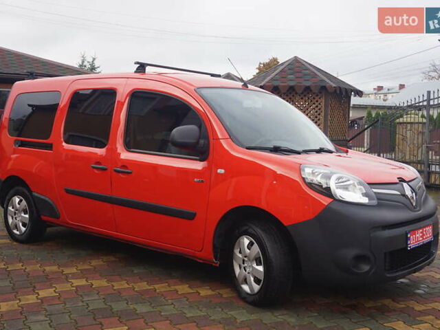 Рено Кенгу 2019 в Самборе на Automoto.ua Красный Рено Кенгу, объемом двигателя 0 л и пробегом 76 тыс. км за 11000 $, фото 4 на Automoto.ua