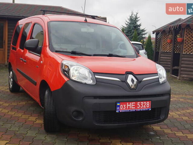 Рено Кенгу 2019 в Самборе на Automoto.ua Красный Рено Кенгу, объемом двигателя 0 л и пробегом 76 тыс. км за 11000 $, фото 3 на Automoto.ua