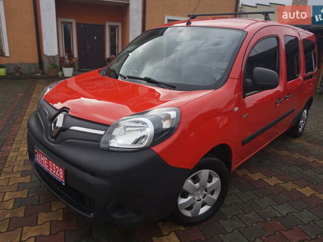 Рено Кенгу 2019 в Самборе на Automoto.ua Красный Рено Кенгу, объемом двигателя 0 л и пробегом 76 тыс. км за 11000 $, фото 12 на Automoto.ua
