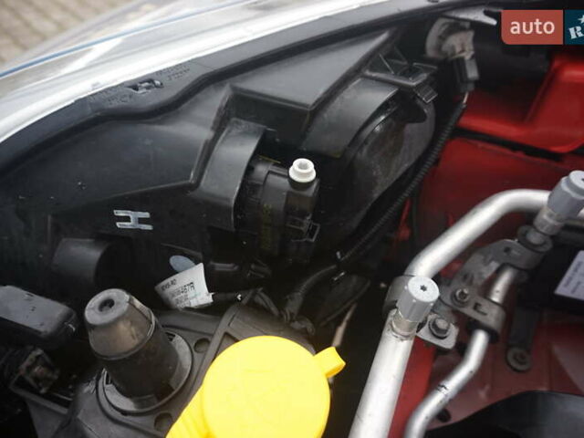 Рено Кенгу 2019 в Самборе на Automoto.ua Красный Рено Кенгу, объемом двигателя 0 л и пробегом 76 тыс. км за 11000 $, фото 59 на Automoto.ua