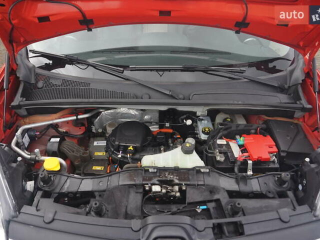 Рено Кенгу 2019 в Самборе на Automoto.ua Красный Рено Кенгу, объемом двигателя 0 л и пробегом 76 тыс. км за 11000 $, фото 52 на Automoto.ua