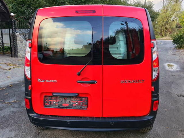 Красный Рено Кенгу, объемом двигателя 0 л и пробегом 53 тыс. км за 11500 $, фото 3 на Automoto.ua