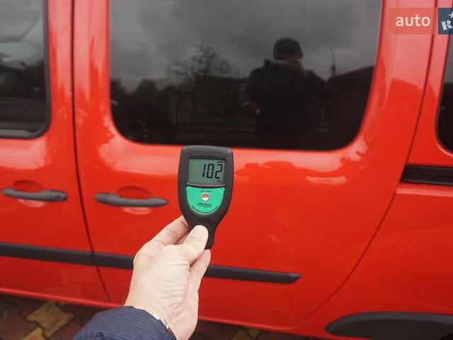 Рено Кенгу 2019 в Самборе на Automoto.ua Красный Рено Кенгу, объемом двигателя 0 л и пробегом 76 тыс. км за 11000 $, фото 62 на Automoto.ua