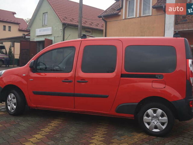 Рено Кенгу 2019 в Самборе на Automoto.ua Красный Рено Кенгу, объемом двигателя 0 л и пробегом 76 тыс. км за 11000 $, фото 10 на Automoto.ua