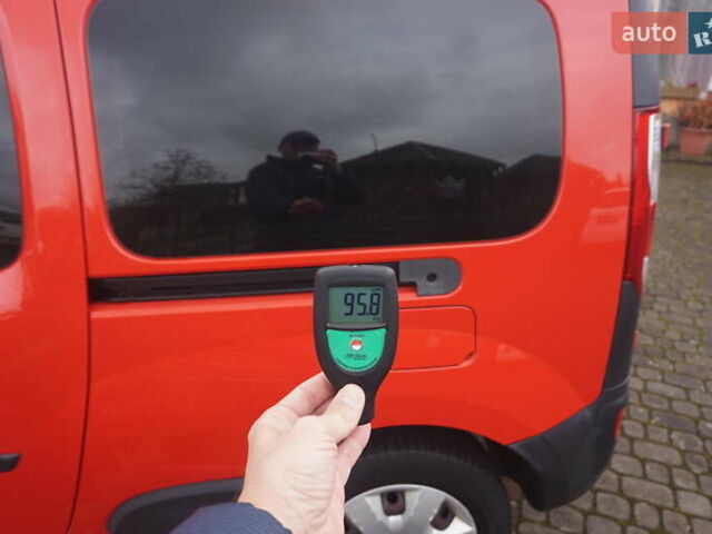 Рено Кенгу 2019 в Самборе на Automoto.ua Красный Рено Кенгу, объемом двигателя 0 л и пробегом 76 тыс. км за 11000 $, фото 63 на Automoto.ua