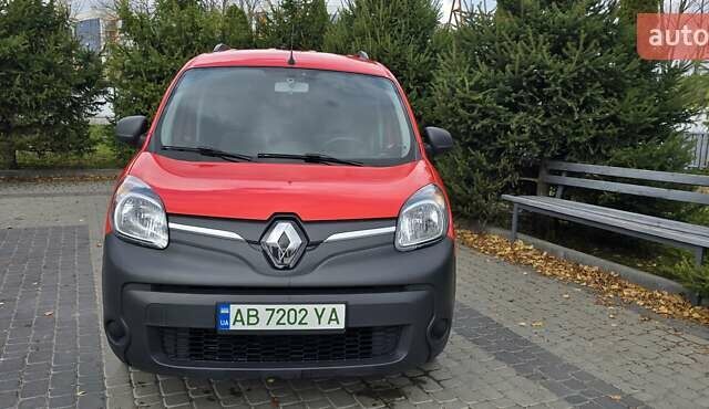 Рено Кенгу 2020 в Виннице на Automoto.ua Красный Рено Кенгу, объемом двигателя 0 л и пробегом 49 тыс. км за 13400 $, фото 2 на Automoto.ua
