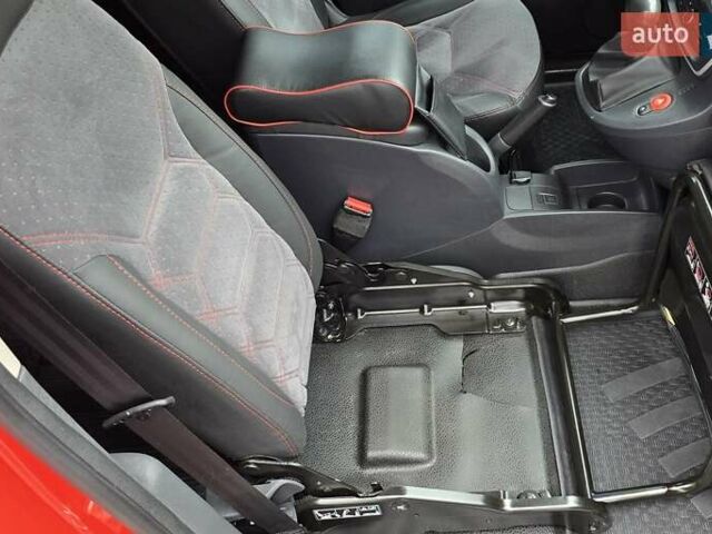 Рено Кенгу 2020 в Виннице на Automoto.ua Красный Рено Кенгу, объемом двигателя 0 л и пробегом 49 тыс. км за 13400 $, фото 32 на Automoto.ua