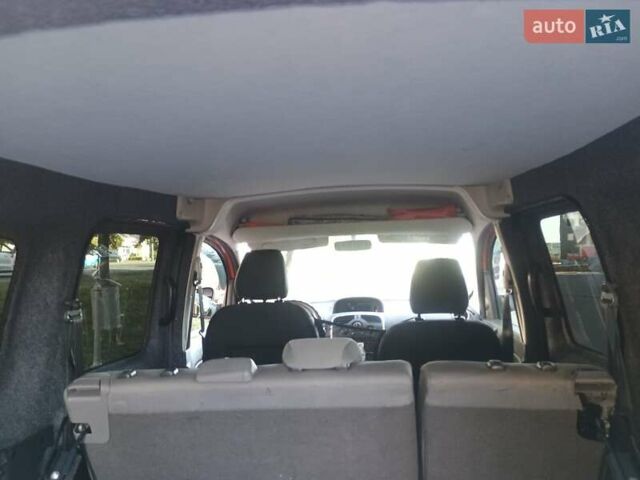 Красный Рено Кенгу, объемом двигателя 0 л и пробегом 76 тыс. км за 15200 $, фото 17 на Automoto.ua