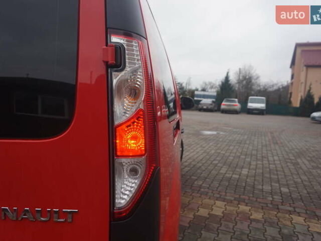 Красный Рено Кенгу, объемом двигателя 0 л и пробегом 44 тыс. км за 11777 $, фото 22 на Automoto.ua