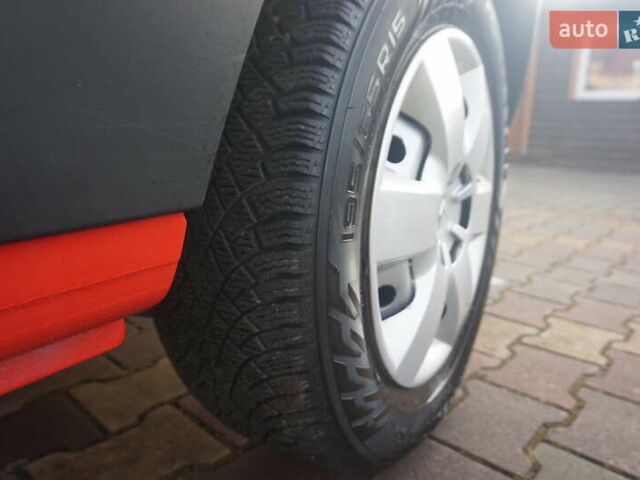 Красный Рено Кенгу, объемом двигателя 0 л и пробегом 34 тыс. км за 12000 $, фото 60 на Automoto.ua