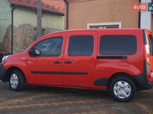 Красный Рено Кенгу, объемом двигателя 0 л и пробегом 34 тыс. км за 12000 $, фото 10 на Automoto.ua