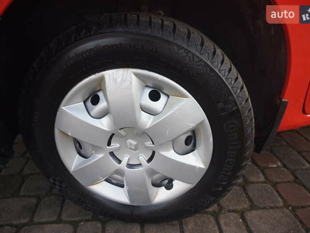 Красный Рено Кенгу, объемом двигателя 0 л и пробегом 34 тыс. км за 12000 $, фото 58 на Automoto.ua