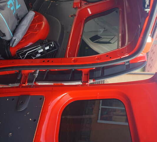 Красный Рено Кенгу, объемом двигателя 0 л и пробегом 34 тыс. км за 12000 $, фото 47 на Automoto.ua