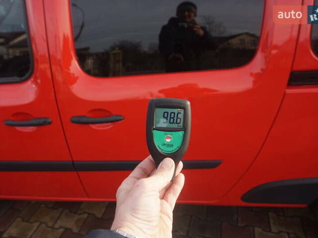 Красный Рено Кенгу, объемом двигателя 0 л и пробегом 34 тыс. км за 12000 $, фото 64 на Automoto.ua