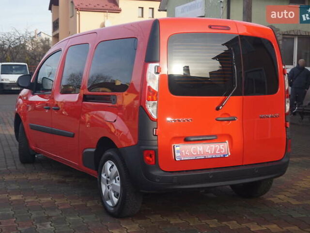 Красный Рено Кенгу, объемом двигателя 0 л и пробегом 34 тыс. км за 12000 $, фото 8 на Automoto.ua