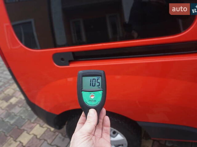 Красный Рено Кенгу, объемом двигателя 0 л и пробегом 44 тыс. км за 11777 $, фото 66 на Automoto.ua