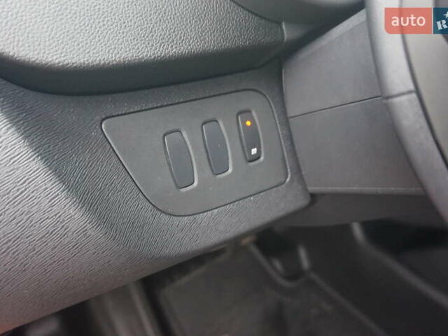 Красный Рено Кенгу, объемом двигателя 0 л и пробегом 44 тыс. км за 11777 $, фото 26 на Automoto.ua