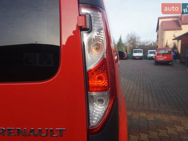 Красный Рено Кенгу, объемом двигателя 0 л и пробегом 34 тыс. км за 12000 $, фото 22 на Automoto.ua