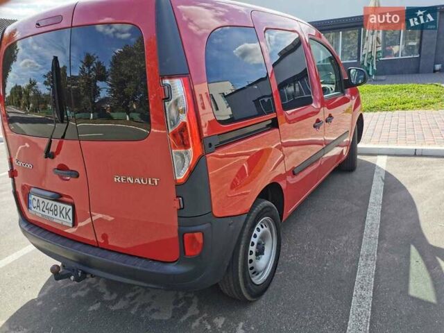 Красный Рено Кенгу, объемом двигателя 1.5 л и пробегом 48 тыс. км за 12200 $, фото 4 на Automoto.ua