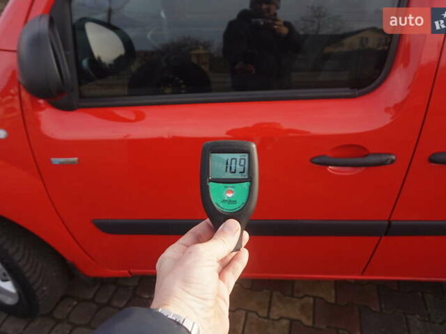 Красный Рено Кенгу, объемом двигателя 0 л и пробегом 34 тыс. км за 12000 $, фото 63 на Automoto.ua