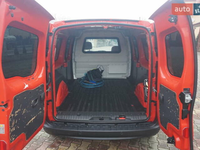 Красный Рено Кенгу, объемом двигателя 0 л и пробегом 44 тыс. км за 11777 $, фото 49 на Automoto.ua