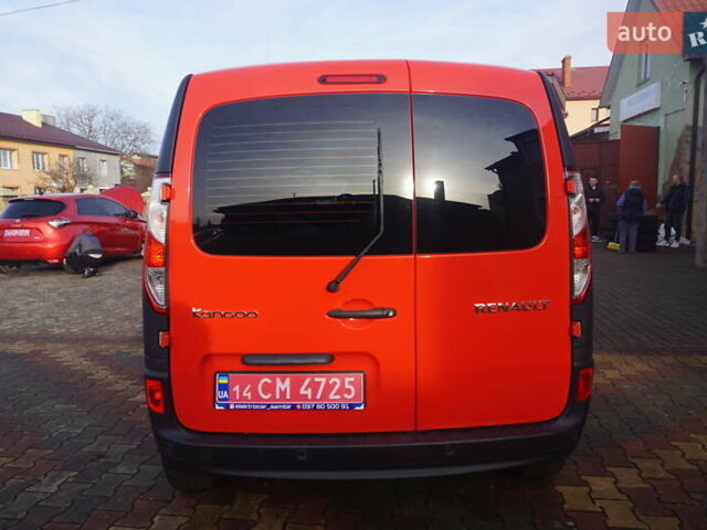 Красный Рено Кенгу, объемом двигателя 0 л и пробегом 34 тыс. км за 12000 $, фото 17 на Automoto.ua