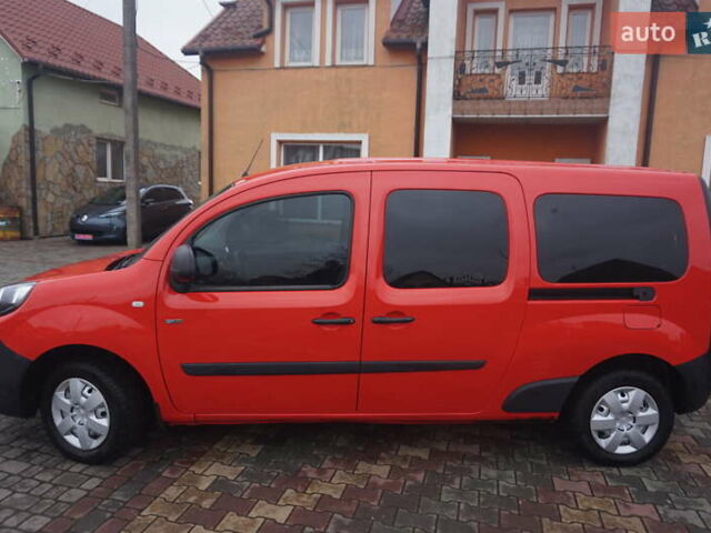 Красный Рено Кенгу, объемом двигателя 0 л и пробегом 44 тыс. км за 11777 $, фото 19 на Automoto.ua